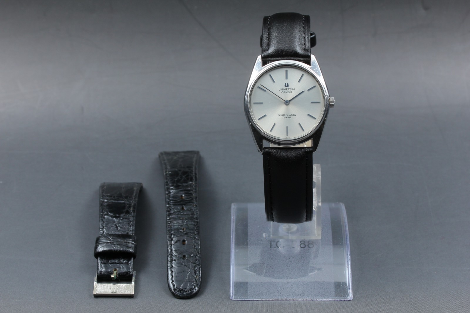 Vintage Universal Geneve White Shadow 874122 Silver 33mm Quartz Men Watch JAPAN