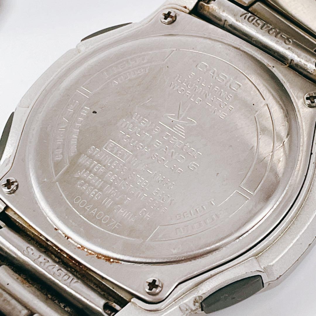 Working Casio Wave Ceptor men’s analog-digital vintage watch.