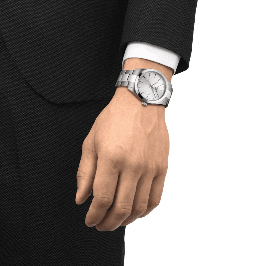 New Tissot Gentlemen Silver Dial 40mm Mens SWISS Quartz Watch T127.410.11.031.00
