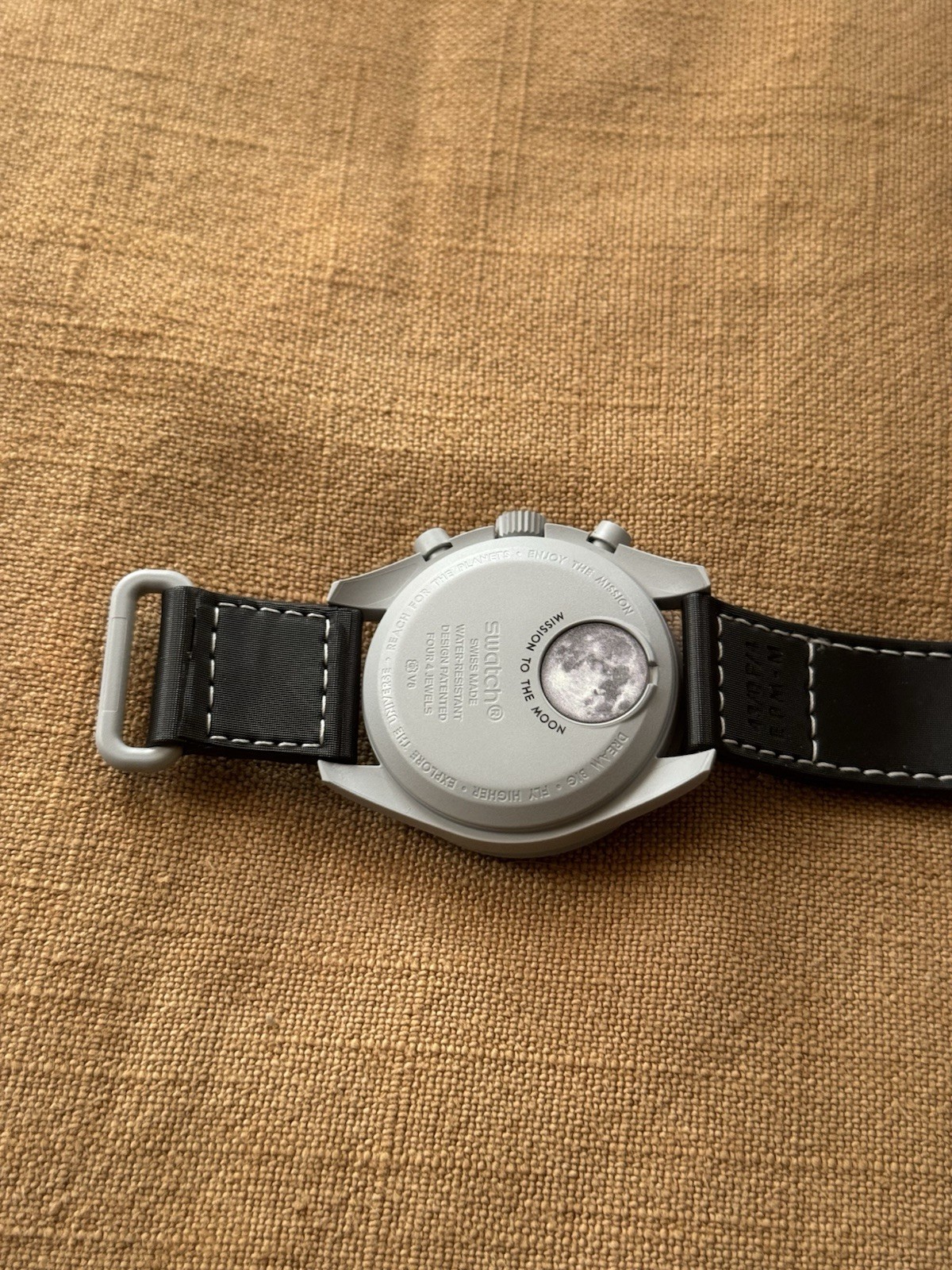 Swatch Mission to EarthPhase Bioceramic MoonSwatch Quartz 42mm Box Papers