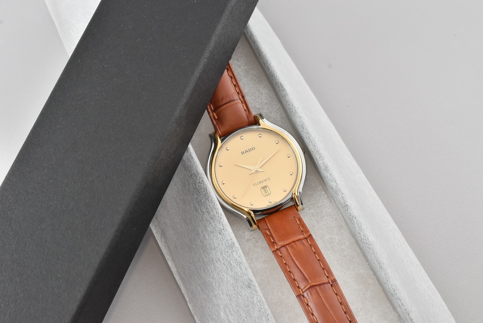 BOX ”N MINT” RADO Florence 129.3644.4 Swiss Date 32mm QZ Gold Dial Watch JAPAN