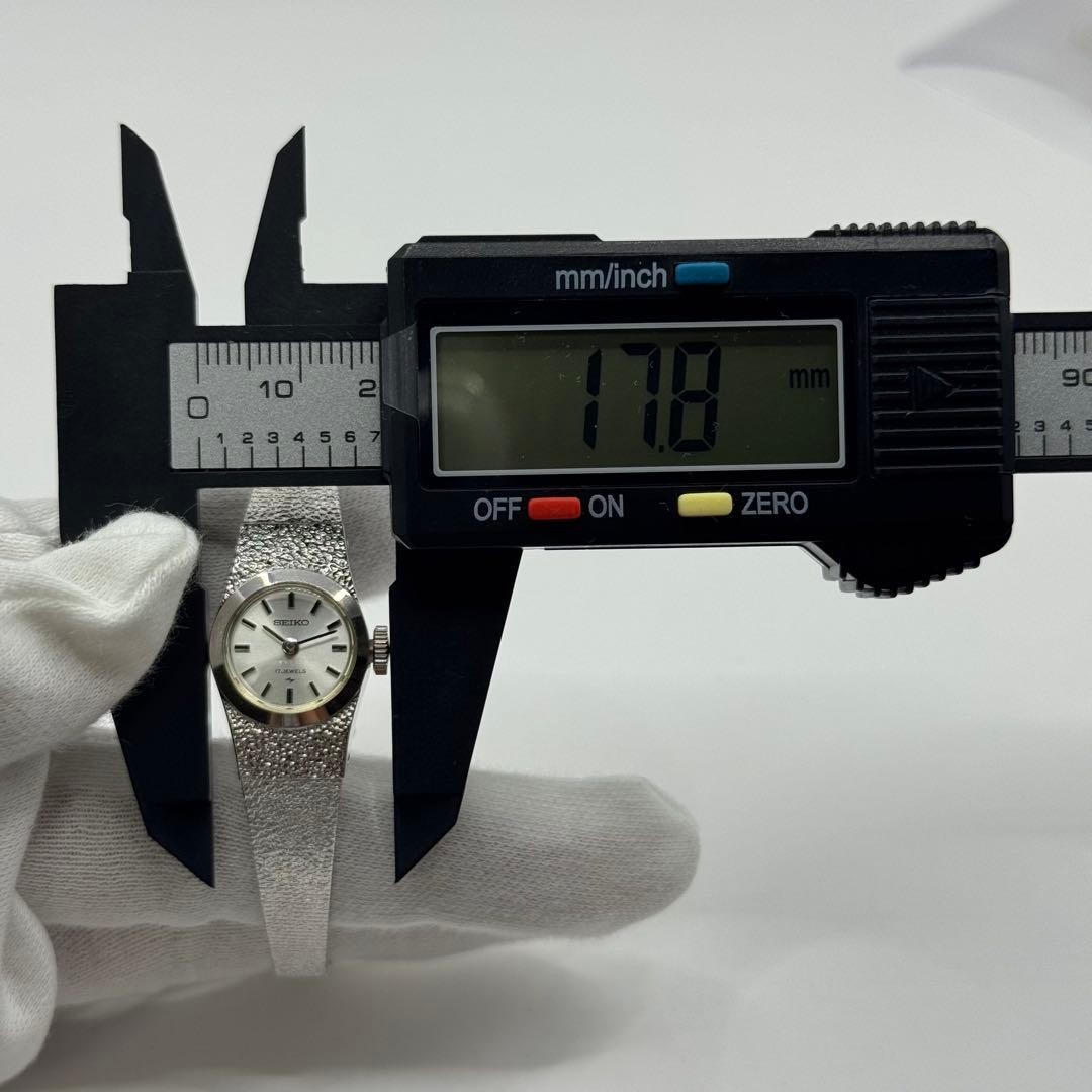 Excellent condition, fully functional SEIKO hand-wound bracelet watch, 17 jewels