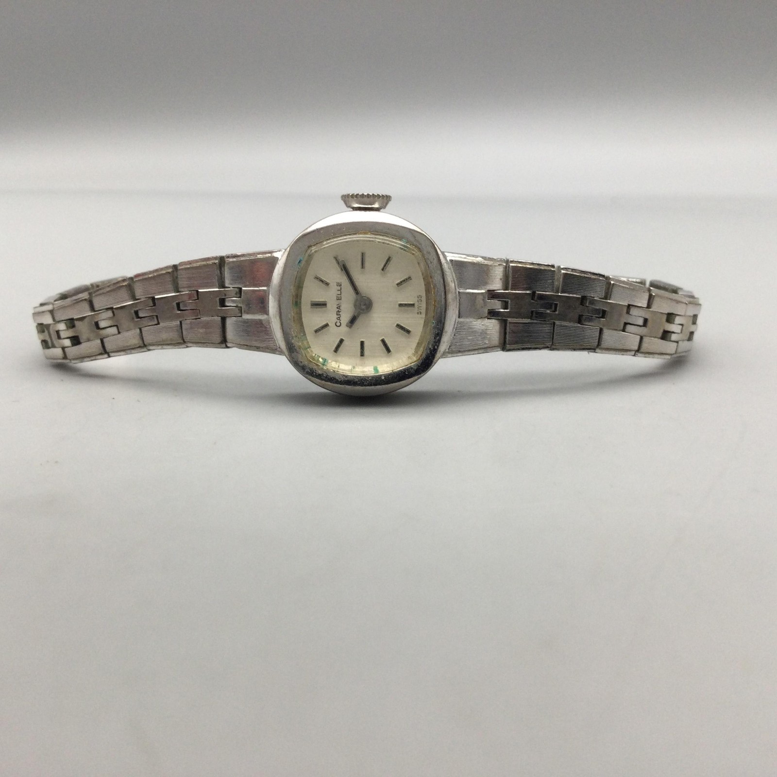 Vintage Caravelle Womens Watch 16mm Cream Dial Silver Tone Bracelet Manual 6.5″