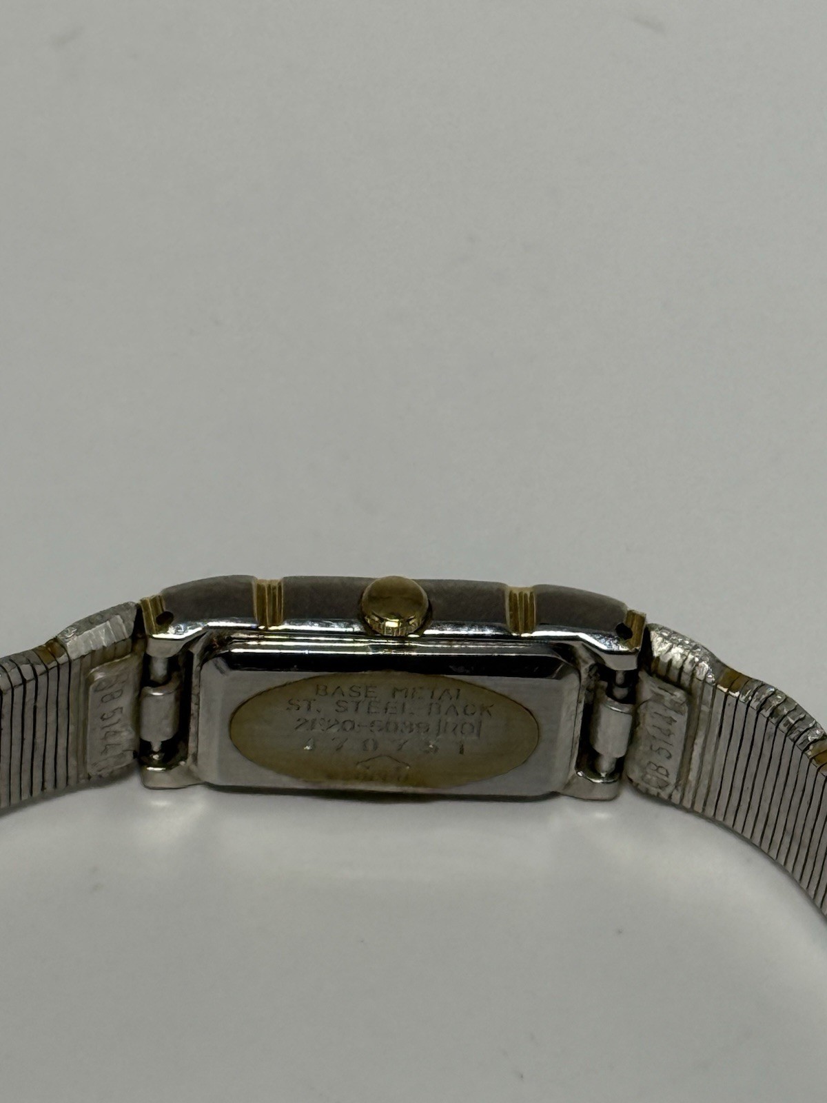 Vtg Seiko Quartz Two Toned Women Watch 2E20-5039 13mm Japan Silver Not Tested