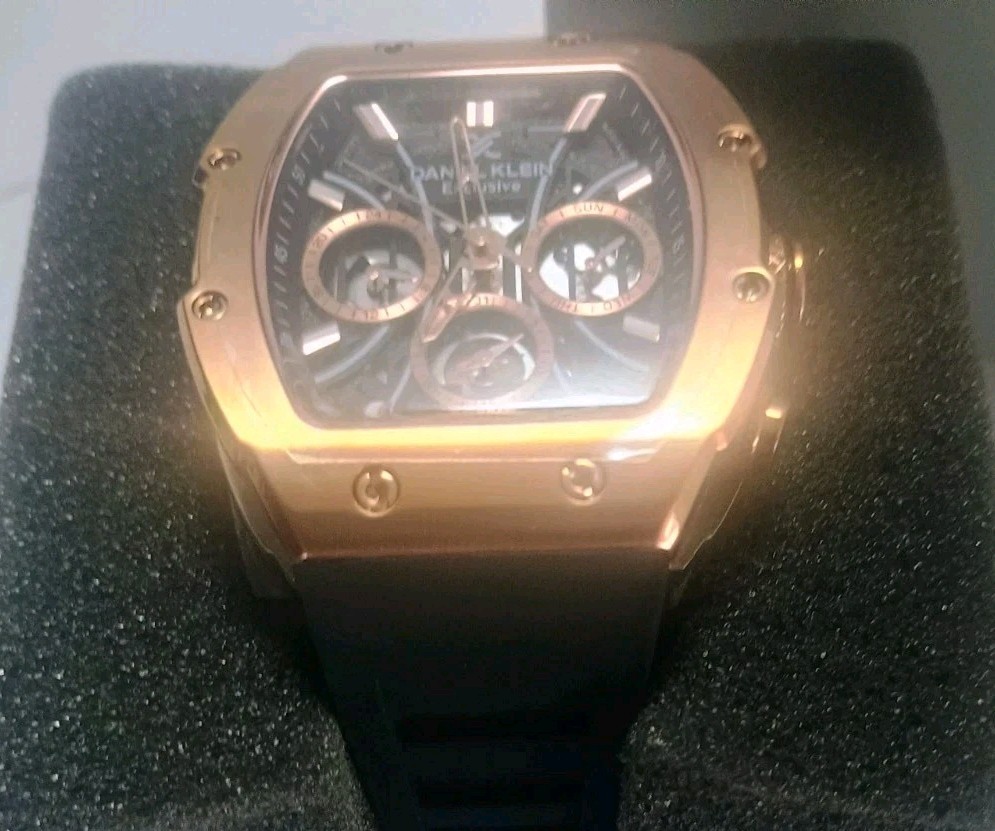 Daniel Klein Exclusive Men Black/Gold Rubber Watch