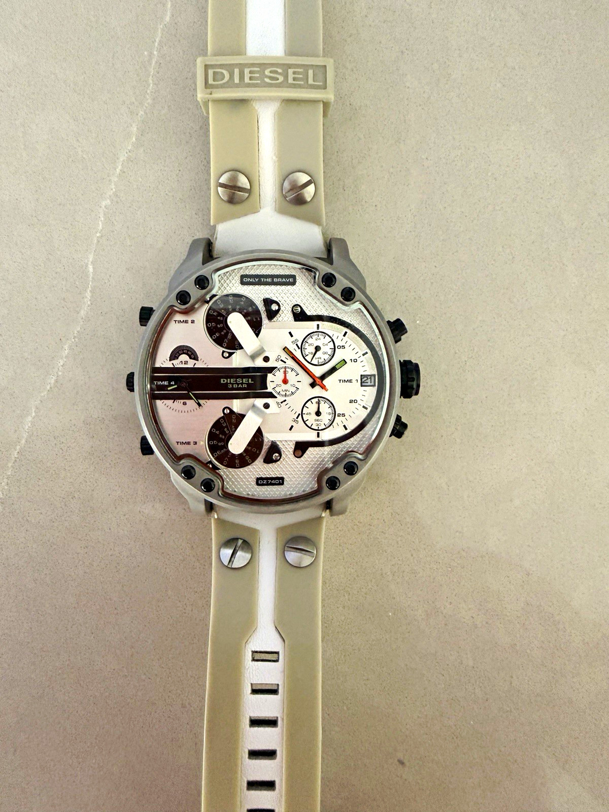 Diesel Men’s DZ7401 Chronograph Date Quartz White Rubber Strap 57mm w/ Box