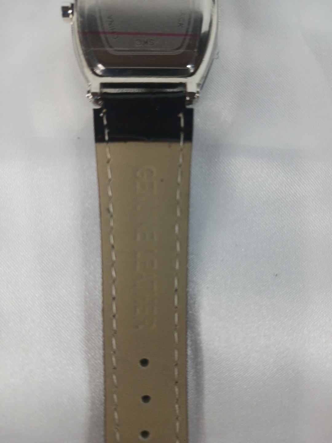 New Quartz watch. Tonneau / Barrel Case Shape. Roman Numerals