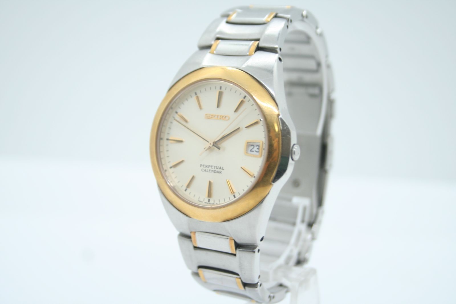 Condition SEIKO Perpetual Calendar 8F32 0130 quartz date ivory dial men’s SEIKO