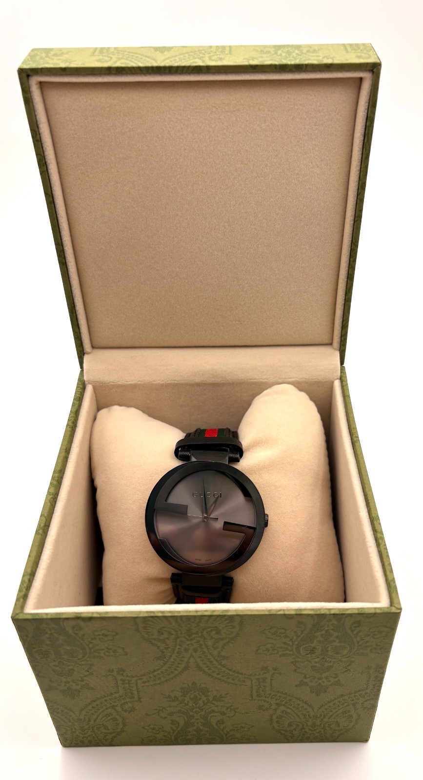 Gucci YA133206 Men’s Interlocking Black Leather Strap with Red and Green 42mm