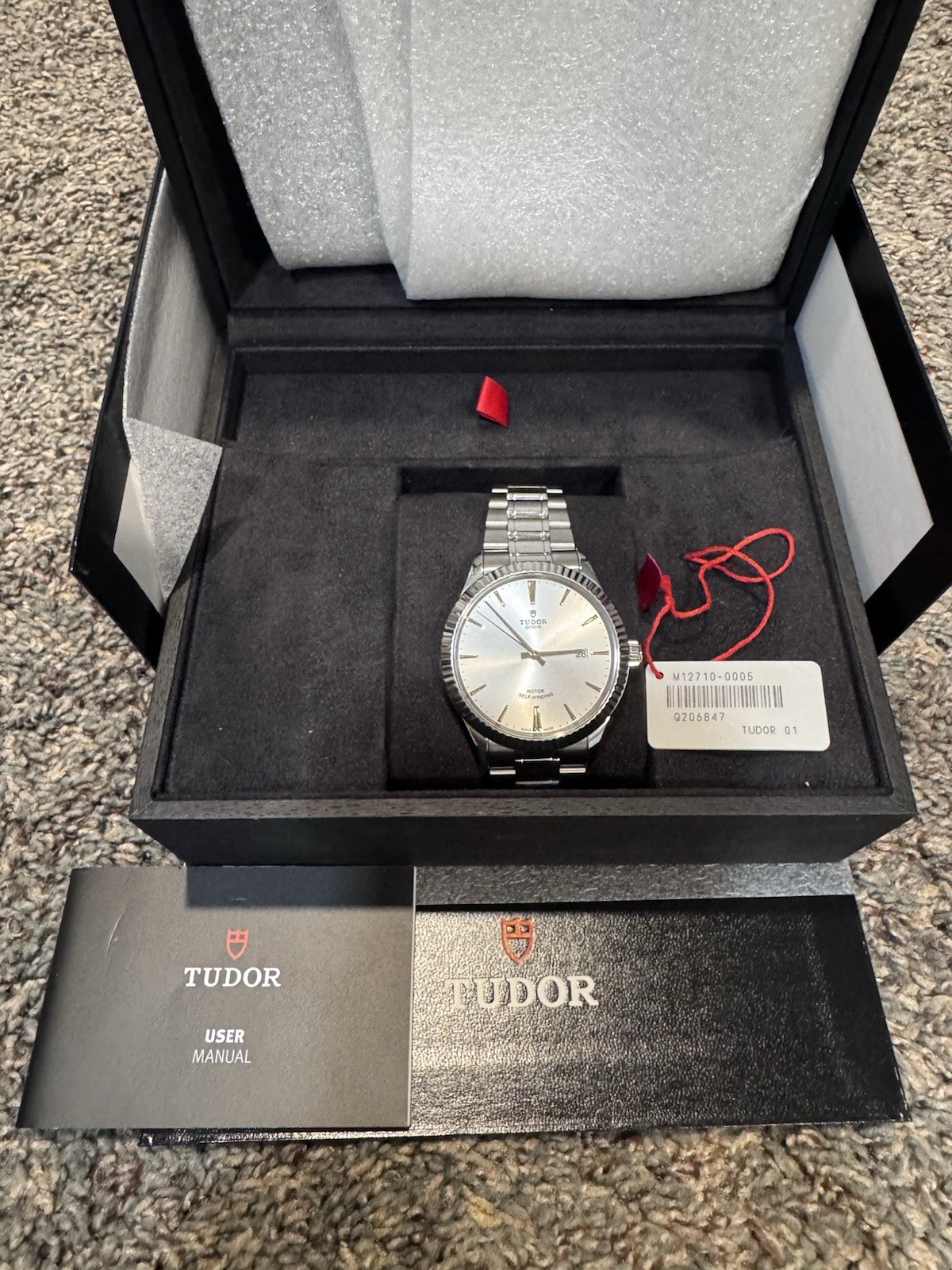 Tudor Style 41mm Men’s Watch (M12710-0005) – Beautiful Fluted Bezel