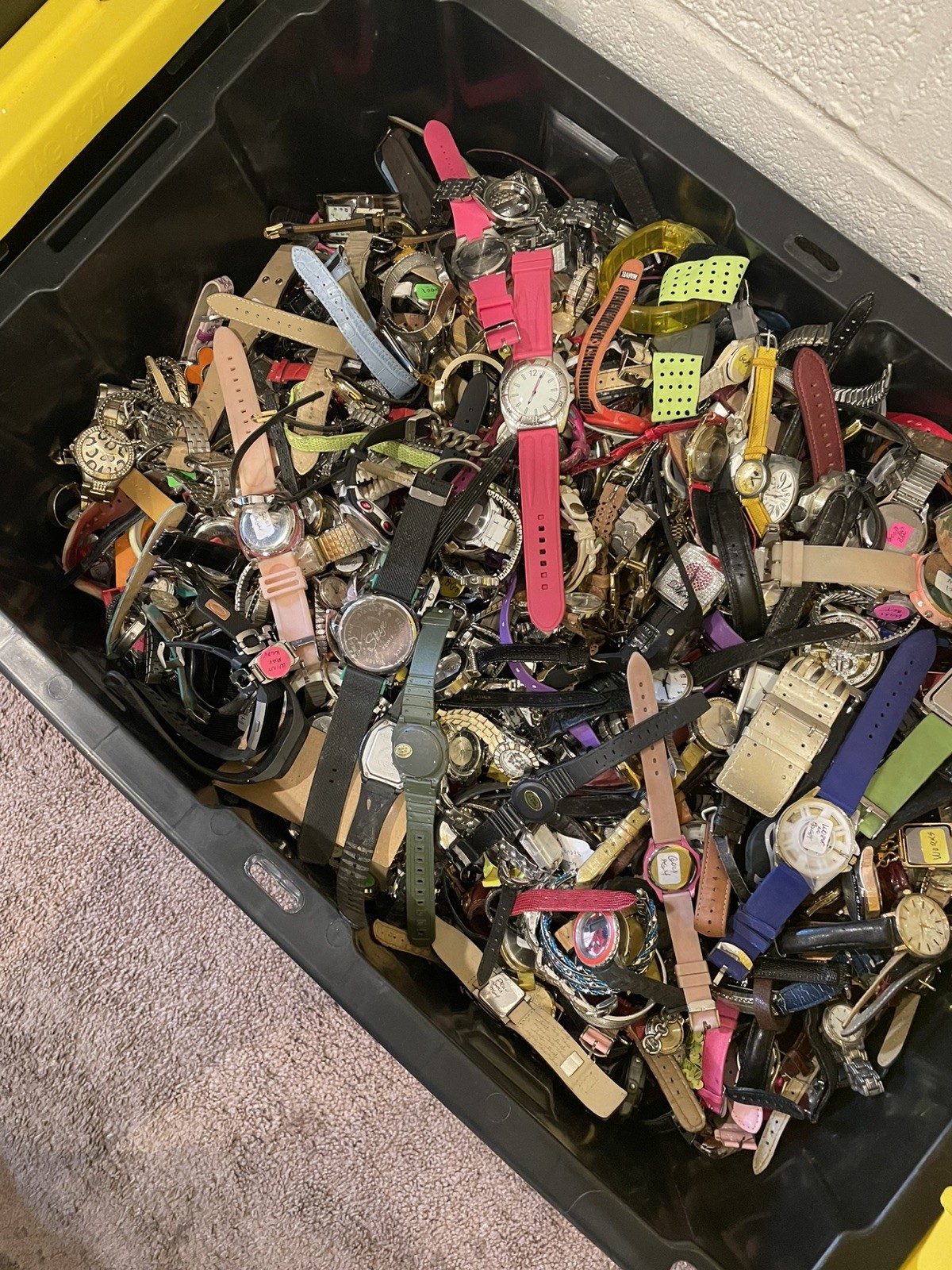 Lot of watches, parts, repair, art, some may only need a battery and/or a band