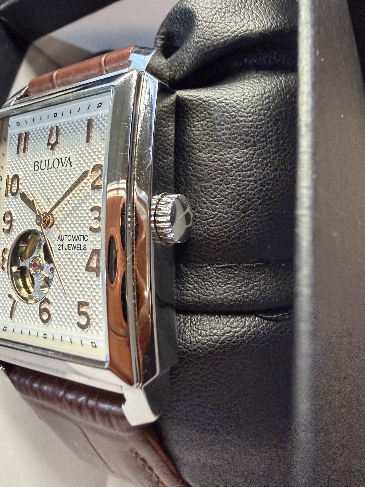 Bulova Sutton White Dial Leather Strap Automatic 21 Jewels 96A268 Mens Watch