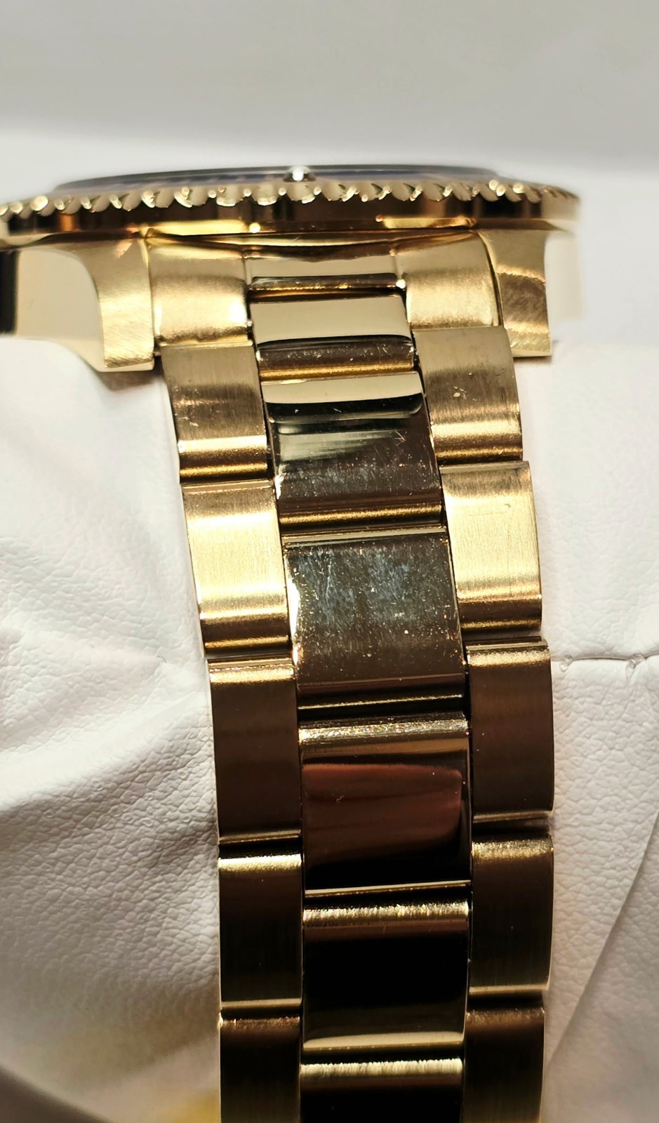 Invicta Specialty Rowan Men’s Watch Blue Dial Gold ToneSS Bracelet 50m w/Box