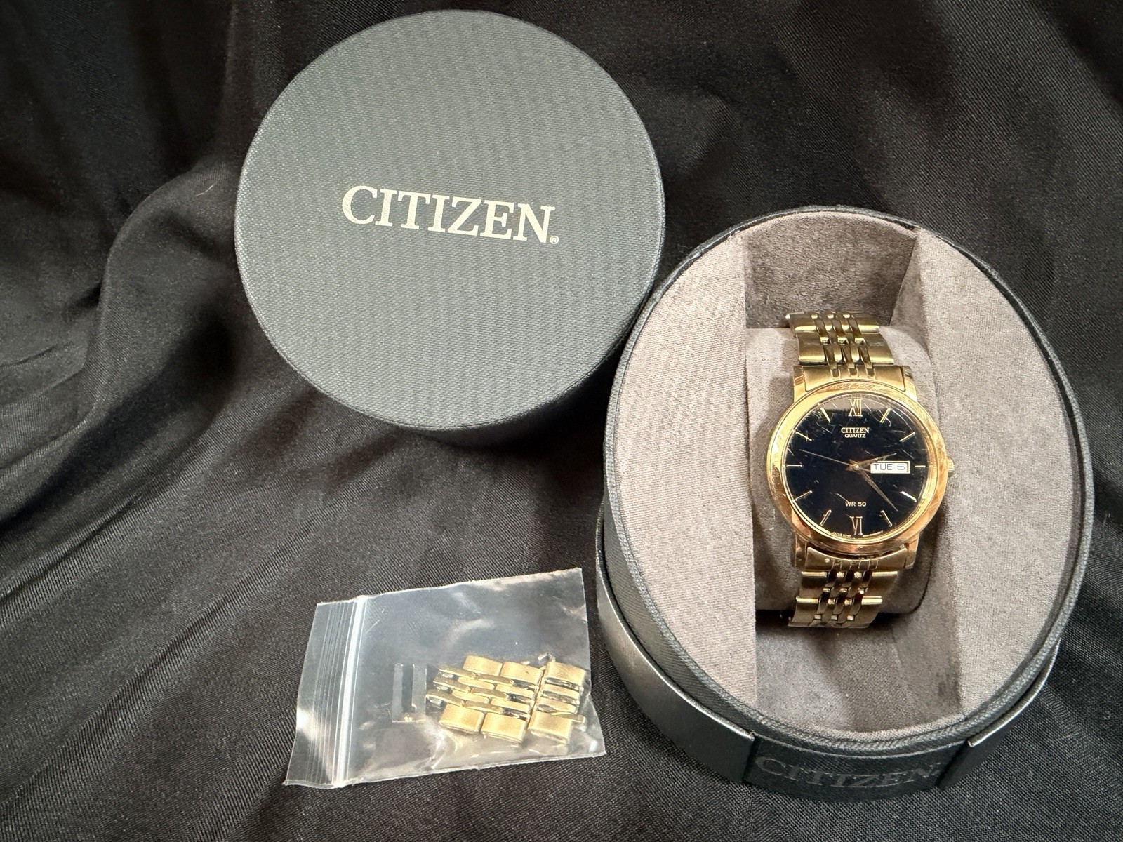 2013 Citizen Quartz Men’s Watch Gold Tone WR50 Black Dial- Day/date New Battery