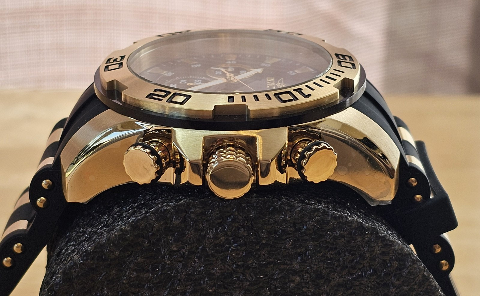 Invicta Men’s Pro Diver Scuba 50mm Gold Tone Silicone Chronograph Watch 22340
