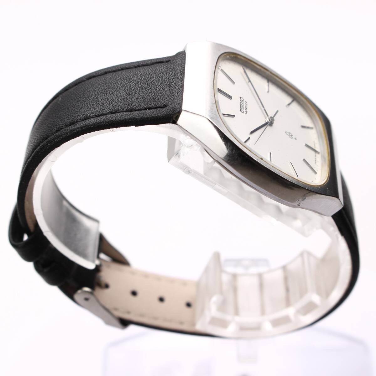 Rare SEIKO quartz men’s wristwatch 70s vintage early quartz cushion case made in