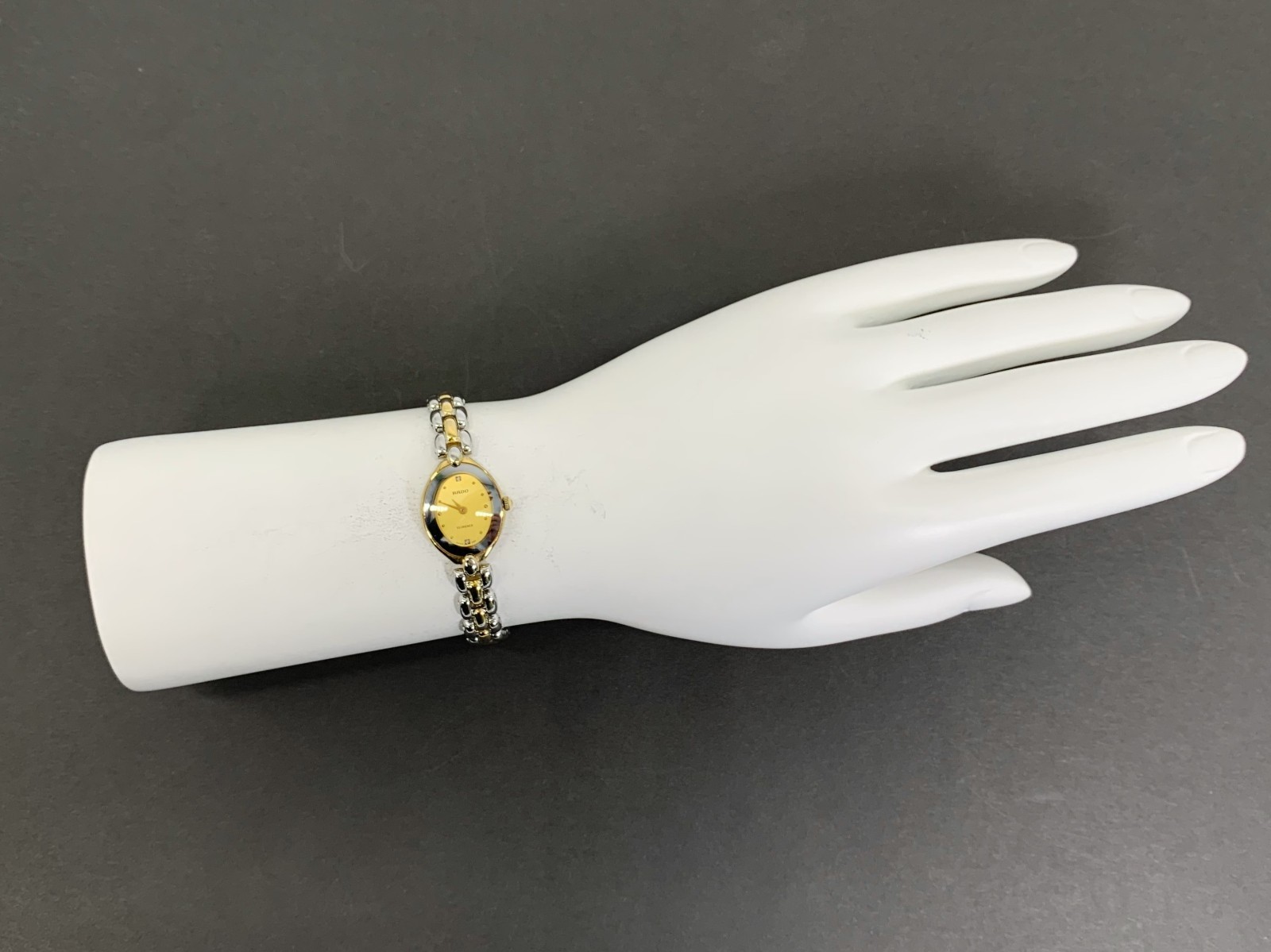 [ Near MINT ] RADO Florence 153.3650.2 Oval 2P Diamond Women Quartz Watch JAPAN