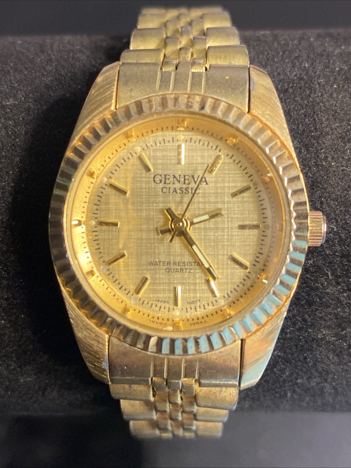 Geneva Gold-toned women’s watch New Battery