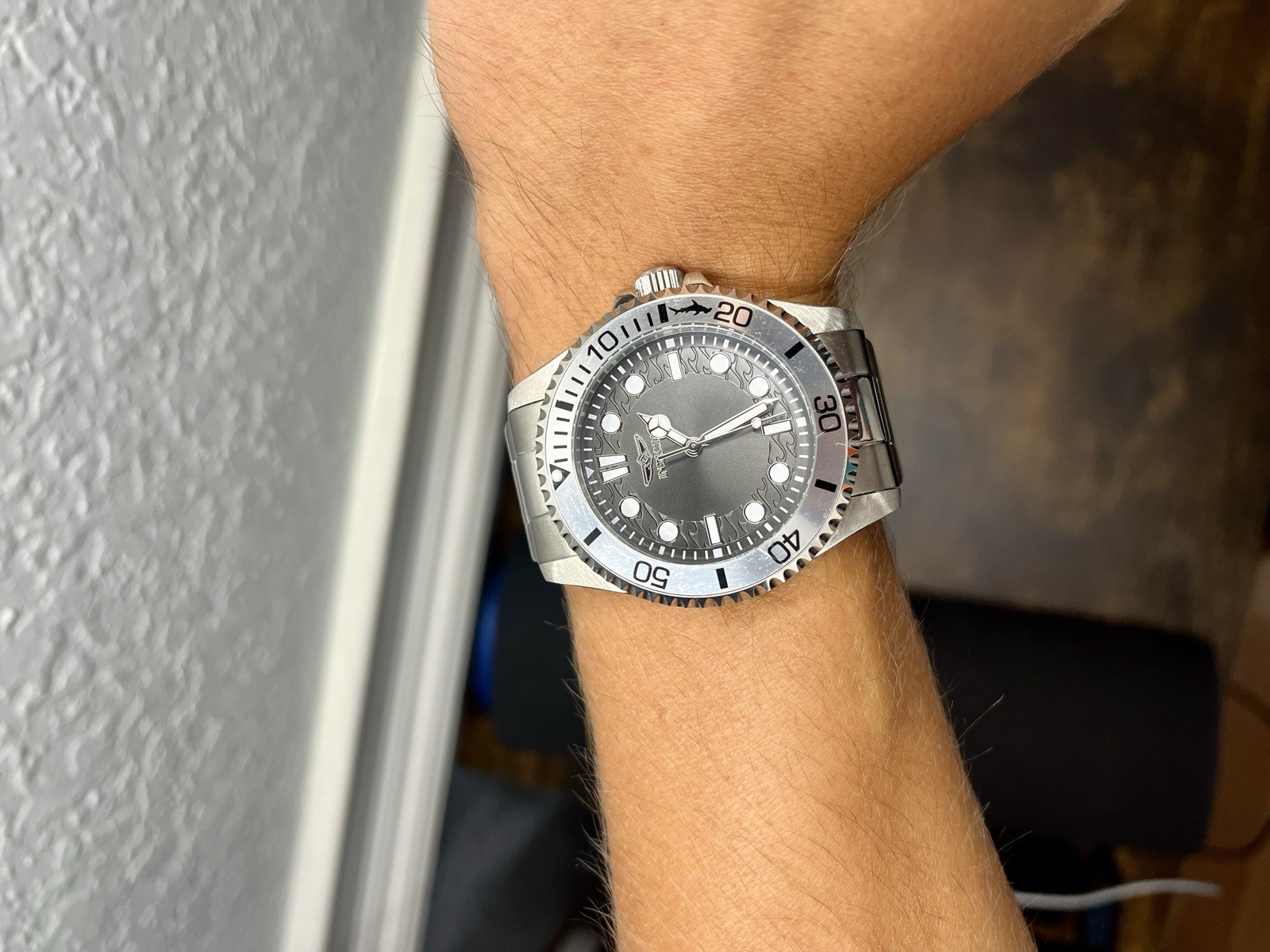 Invicta Pro Diver Men’s Quartz Diver Watch Black Dial Steel Bracelet w/Box