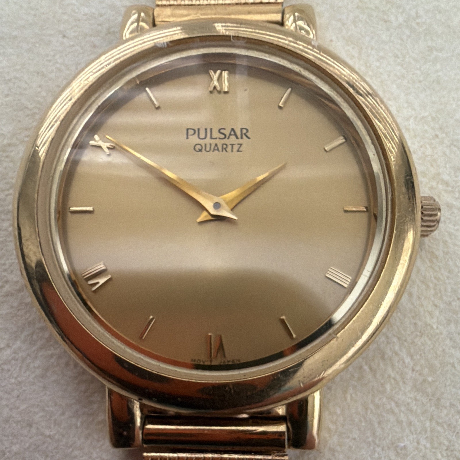 Pulsar Quartz Gold Tone Analog Dress Watch Roman Dial Stick Markers Bracelet