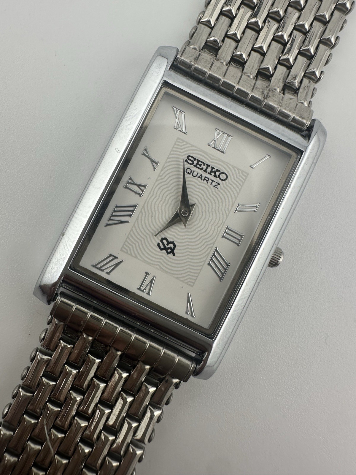 WHITE DIAL Vintage Seiko Slim Quartz men’s Wrist Watch