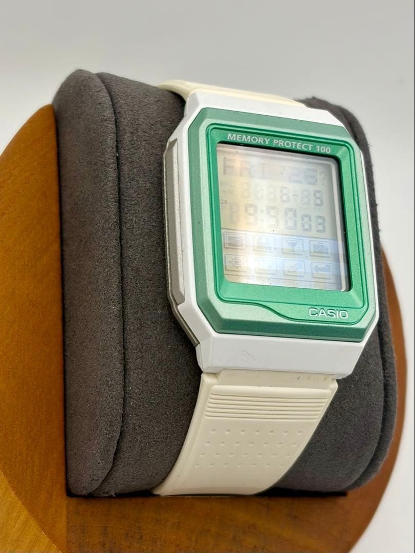 CASIO VDB-101JIM Toy Story Alien Touch Screen Databank Watch Disney Store Rare