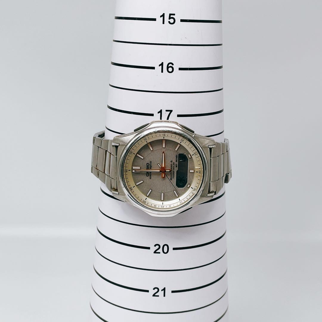 Working Casio Wave Ceptor men’s analog-digital vintage watch.