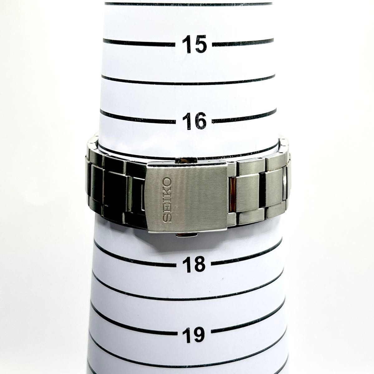 Running SEIKO Radio Wave Control Men’s Watch Radio Solar Date Ivory Titanium 10