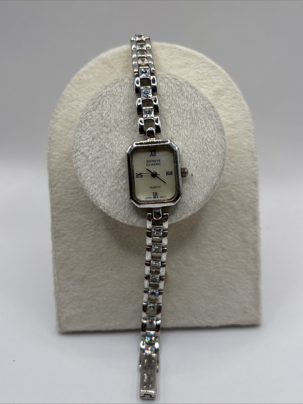 Geneve Womens Watch Sterling SilverNew Battery 7 Inch