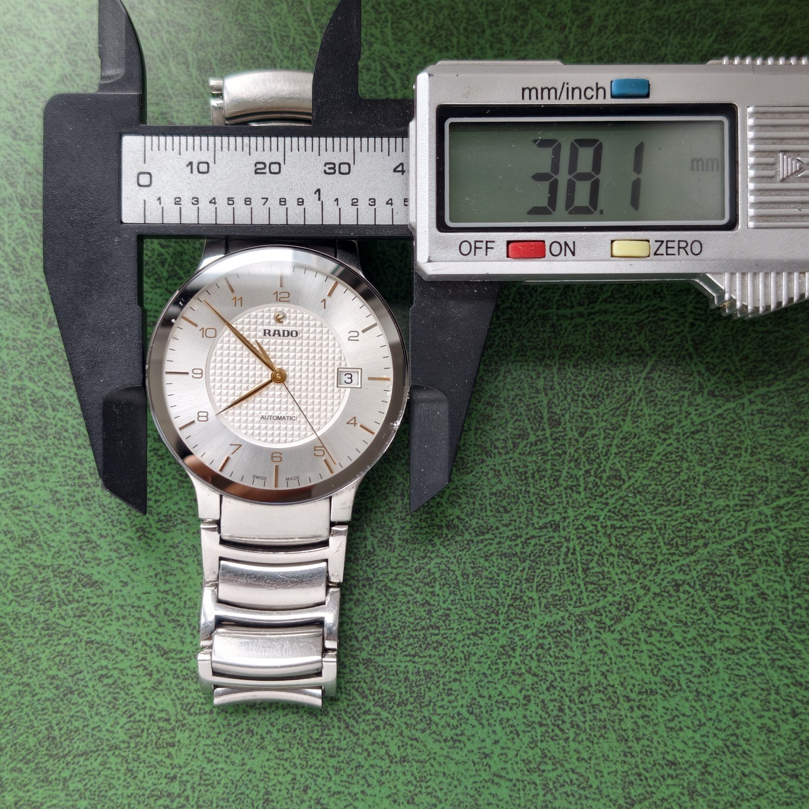 Rado White Dial Centrix R30939143 Men’s Watch Automatic 38.1mm Date