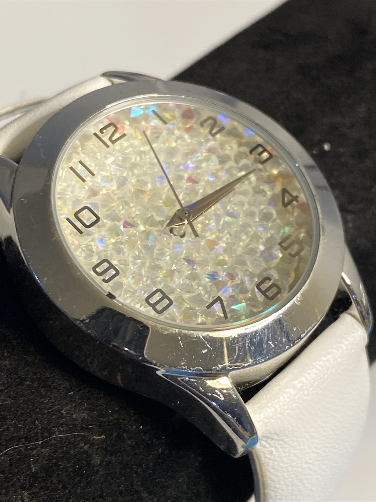 Unbranded Watch diamond Face White Band New Battery
