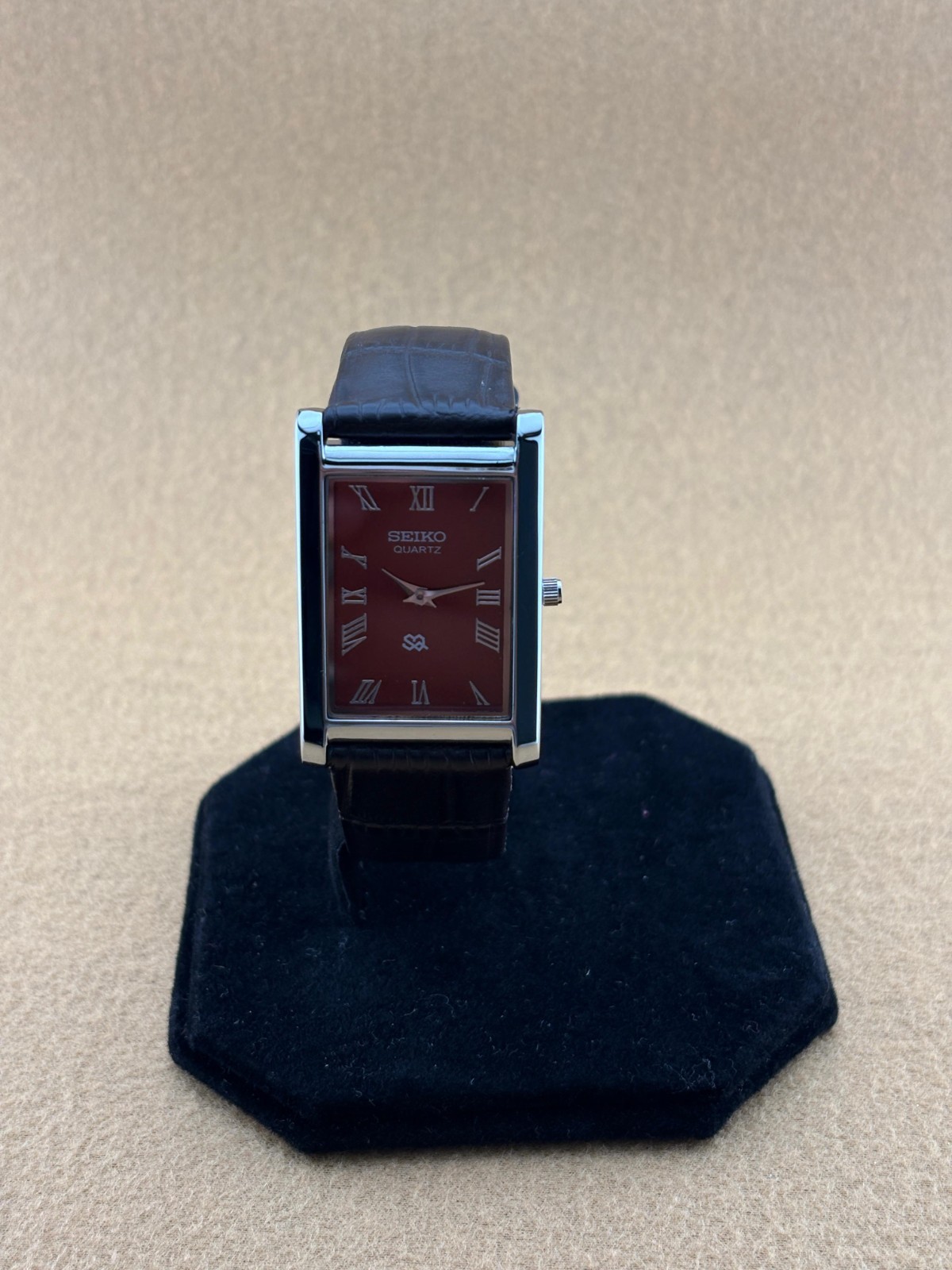 RARE RED SILVER Vintage Seiko Slim Quartz Men’s Wristwatch-dark brown strap