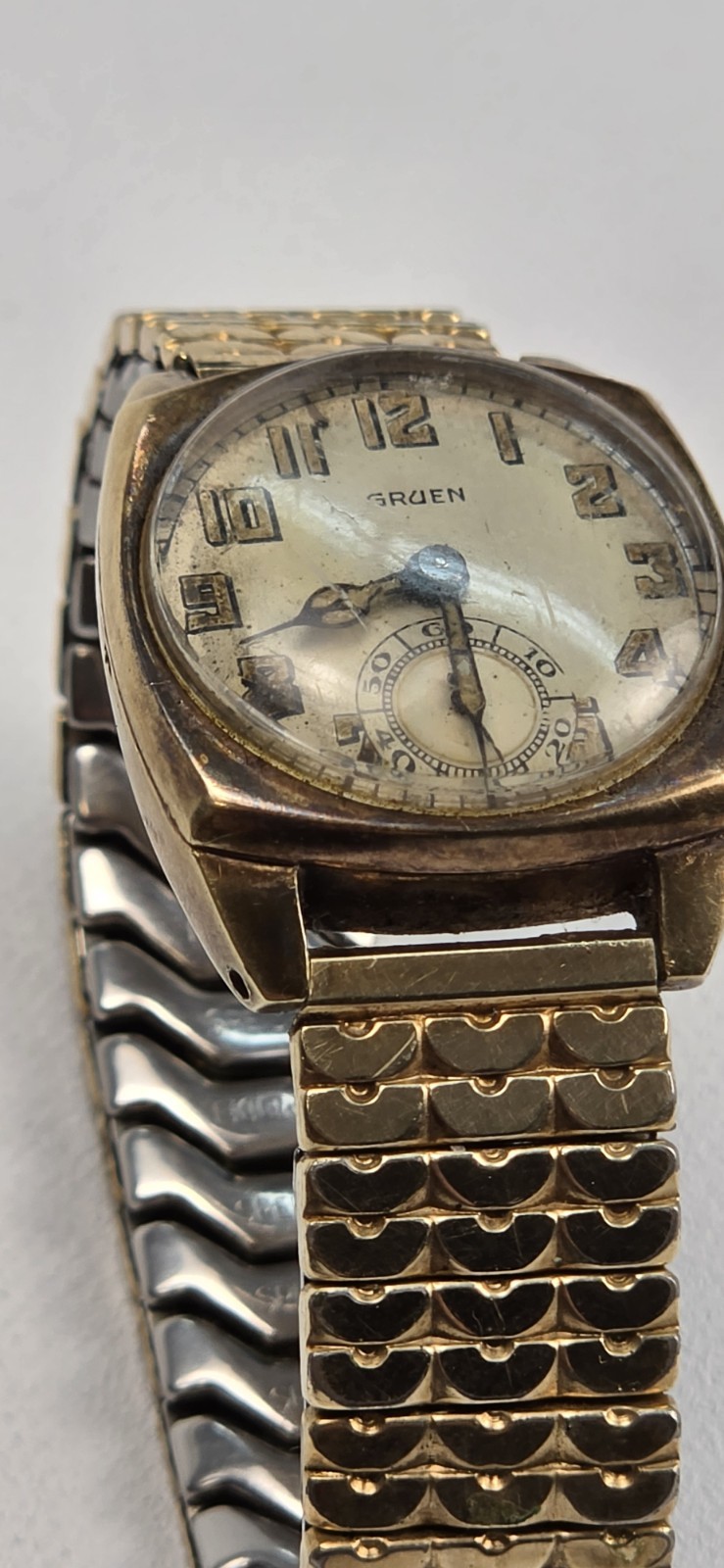 Gruen Cin-O Men’s Vintage 1920s Manual Wind Cushion Watch 22-25.9mm