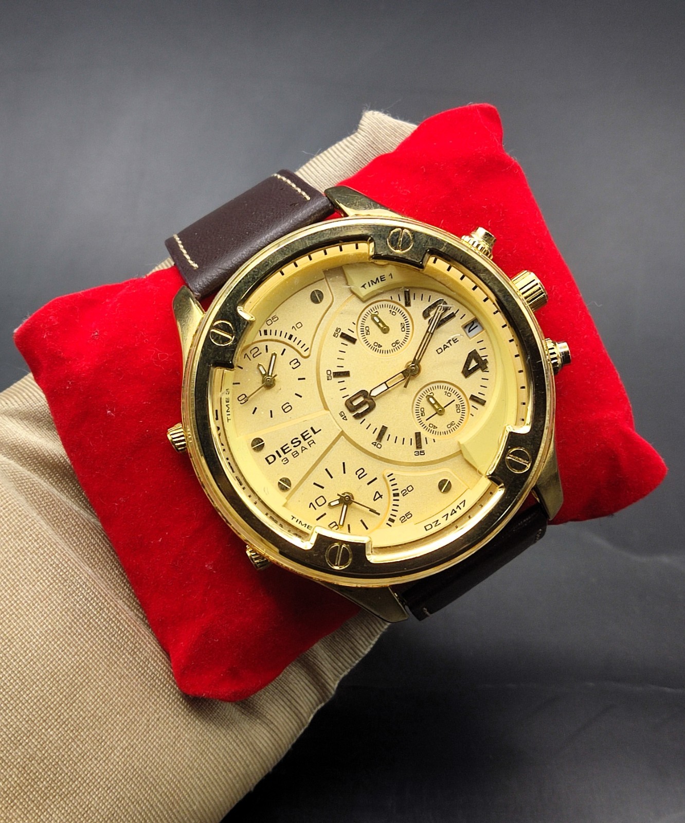 #Refurbished Amazing Diesel 3 Bar Date Indicator Gold Dial Men’s Wrist Watch