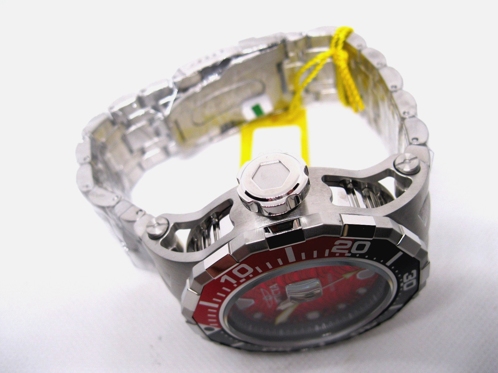 Invicta Pro Diver Scuba WAVE Ember Red 200M Men’s Diver Quartz Watch- 47845
