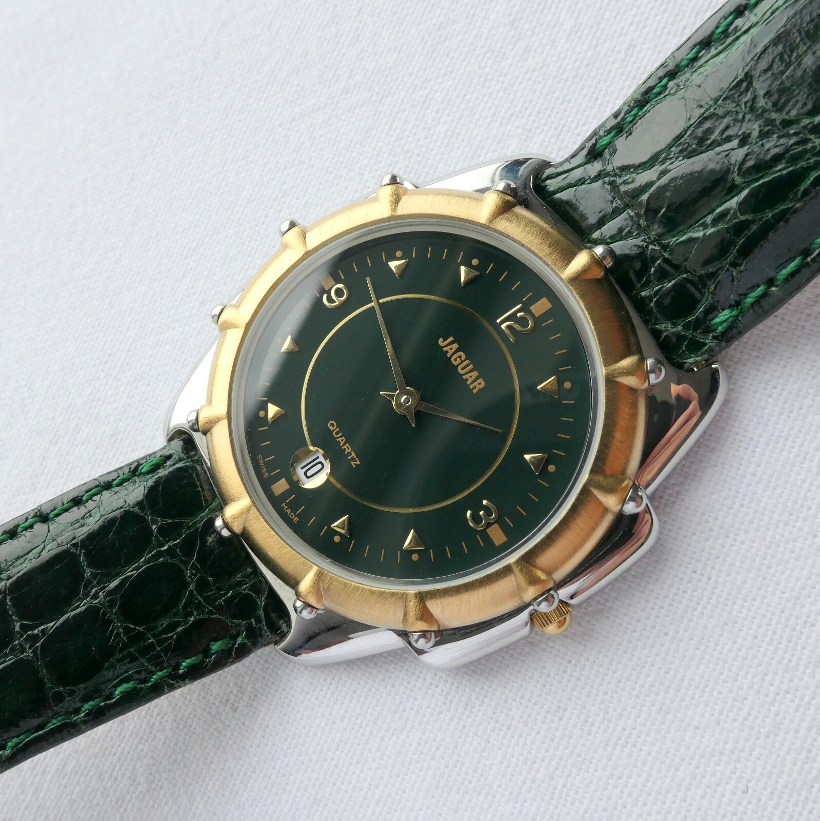 Jaguar Classic Coupe Car Accessory British Racing Green Swiss Made Luxury Watch