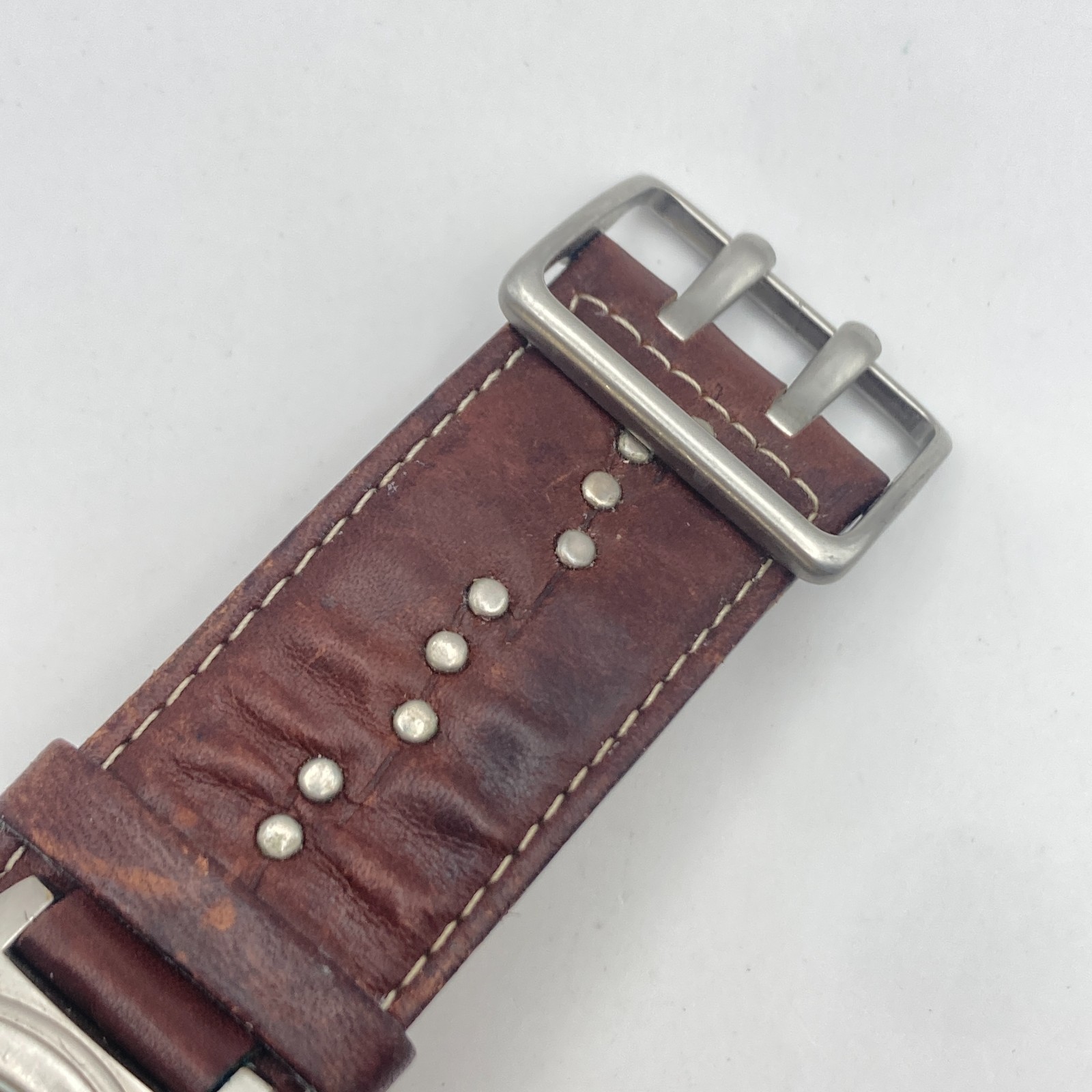 Billabong Women’s Watch 30mm Matte Silver Tone Leather Cuff New Battery 8″