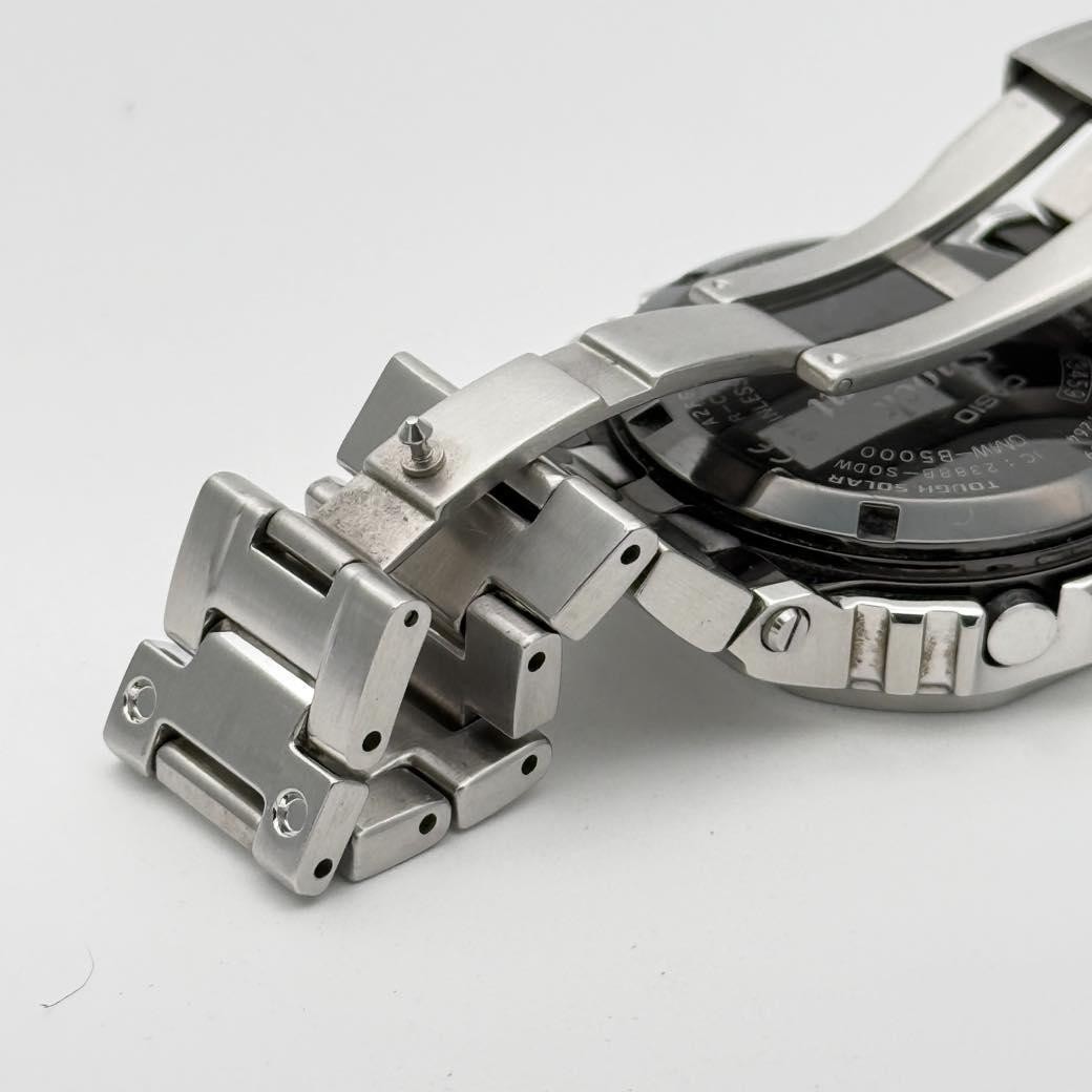 CASIO G-SHOCK GMW-B5000D-1JF Full Metal Solar Bluetooth Watch Digital In hand
