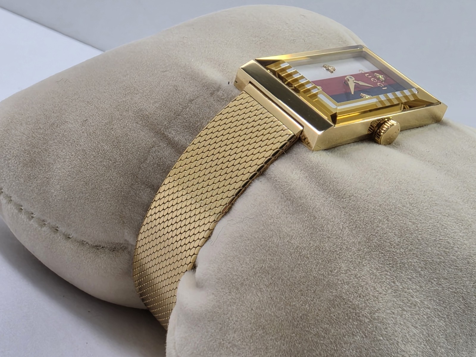 Gucci G-Frame SWISS Quartz Gold Tone Stainless Steel Ladies Mesh Watch YA147410