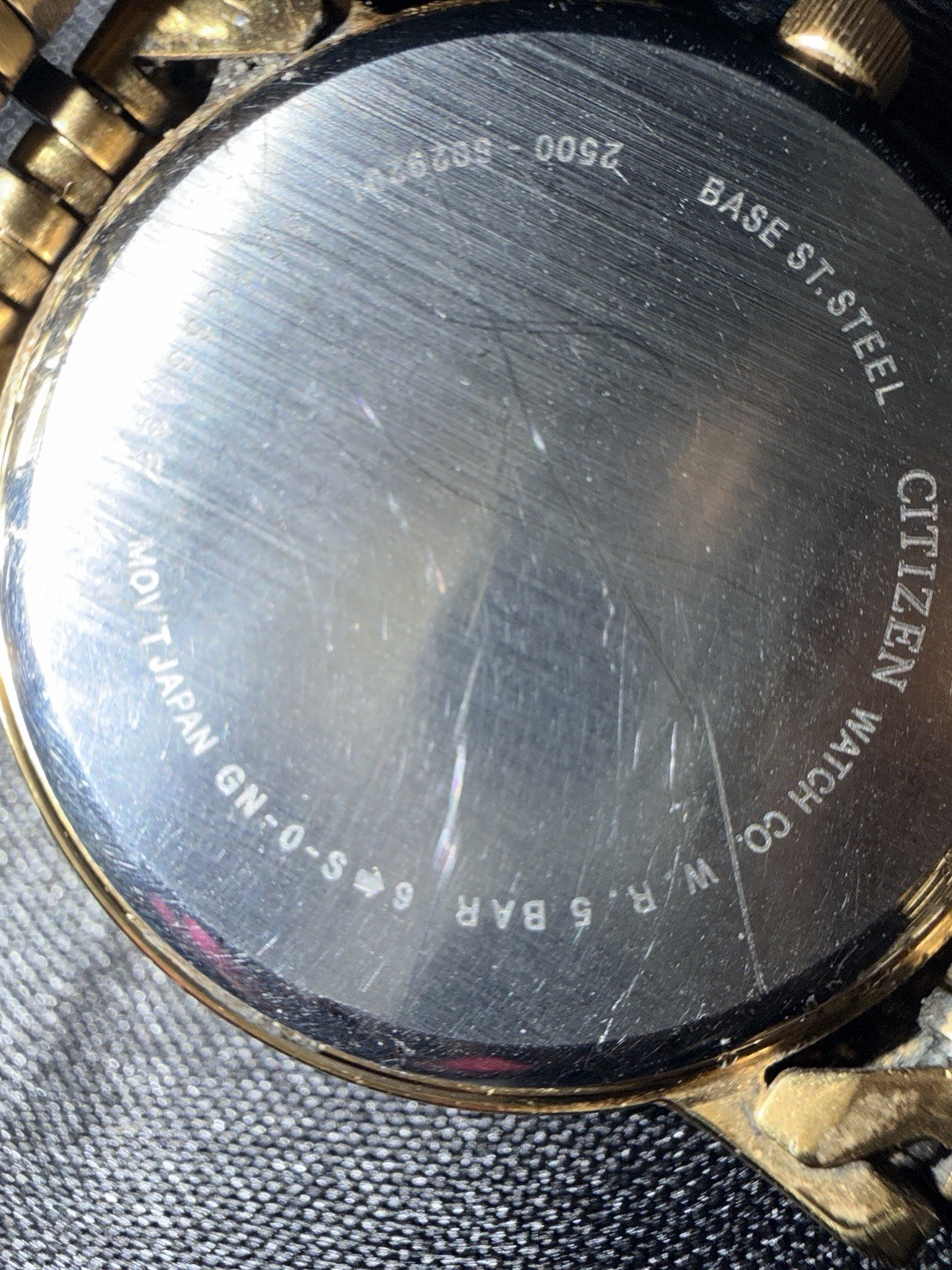 2013 Citizen Quartz Men’s Watch Gold Tone WR50 Black Dial- Day/date New Battery