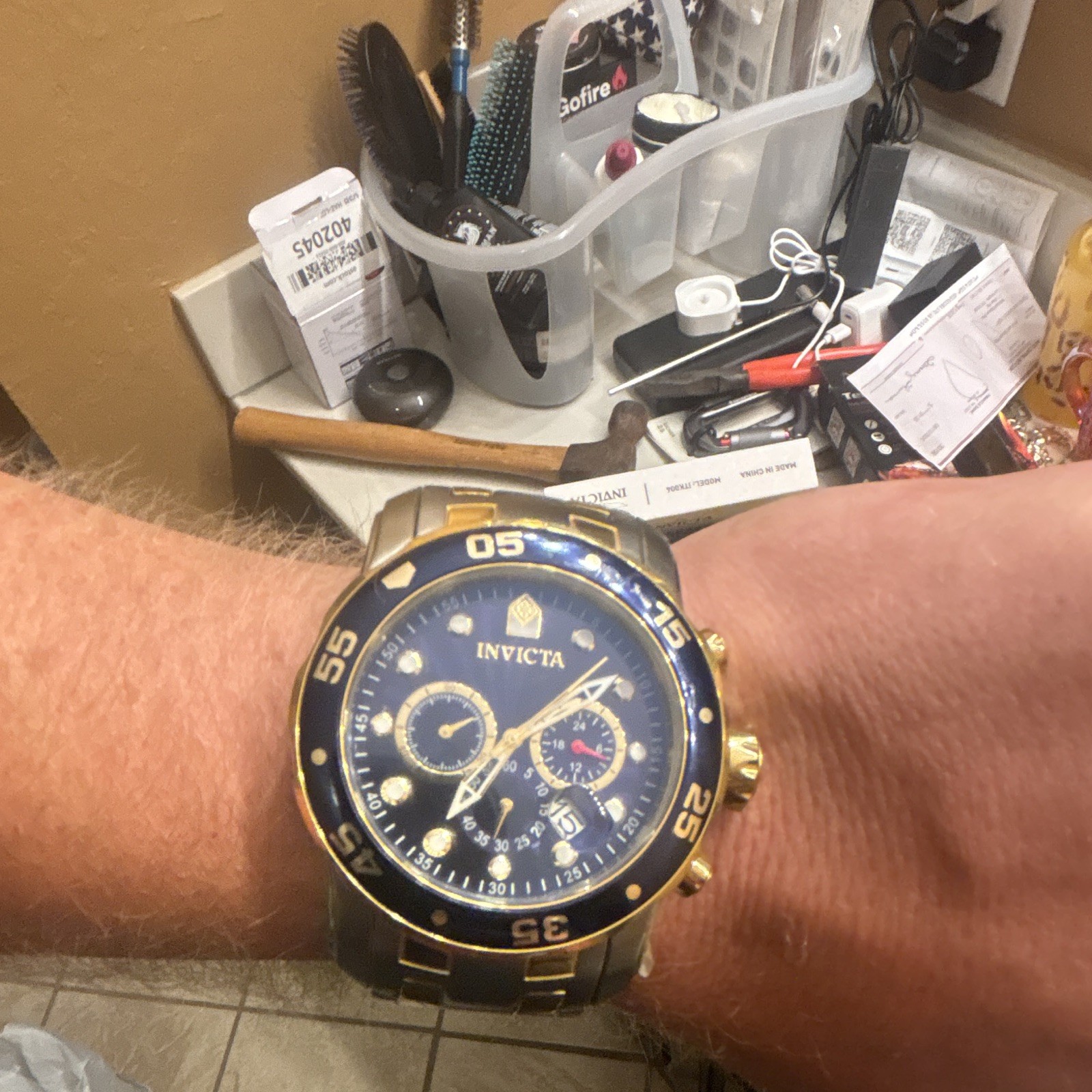 Invicta Pro Diver Men’s pro diver Scuba SS Two-Tone Blue Dial Watch