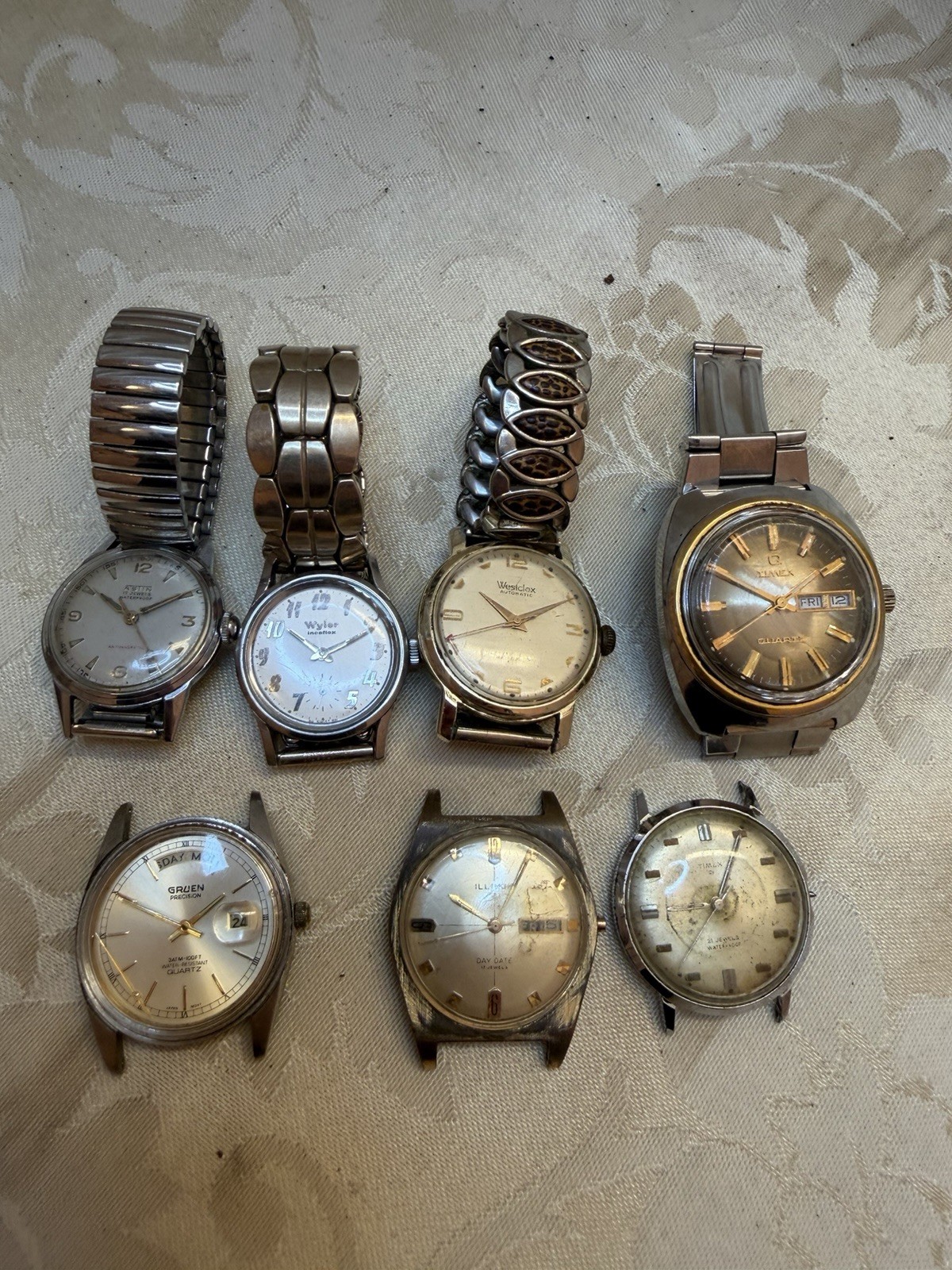 Lot Of 7 Vintage Men’s Watches Gruen Wyler Illnois Westclox Astin Timex