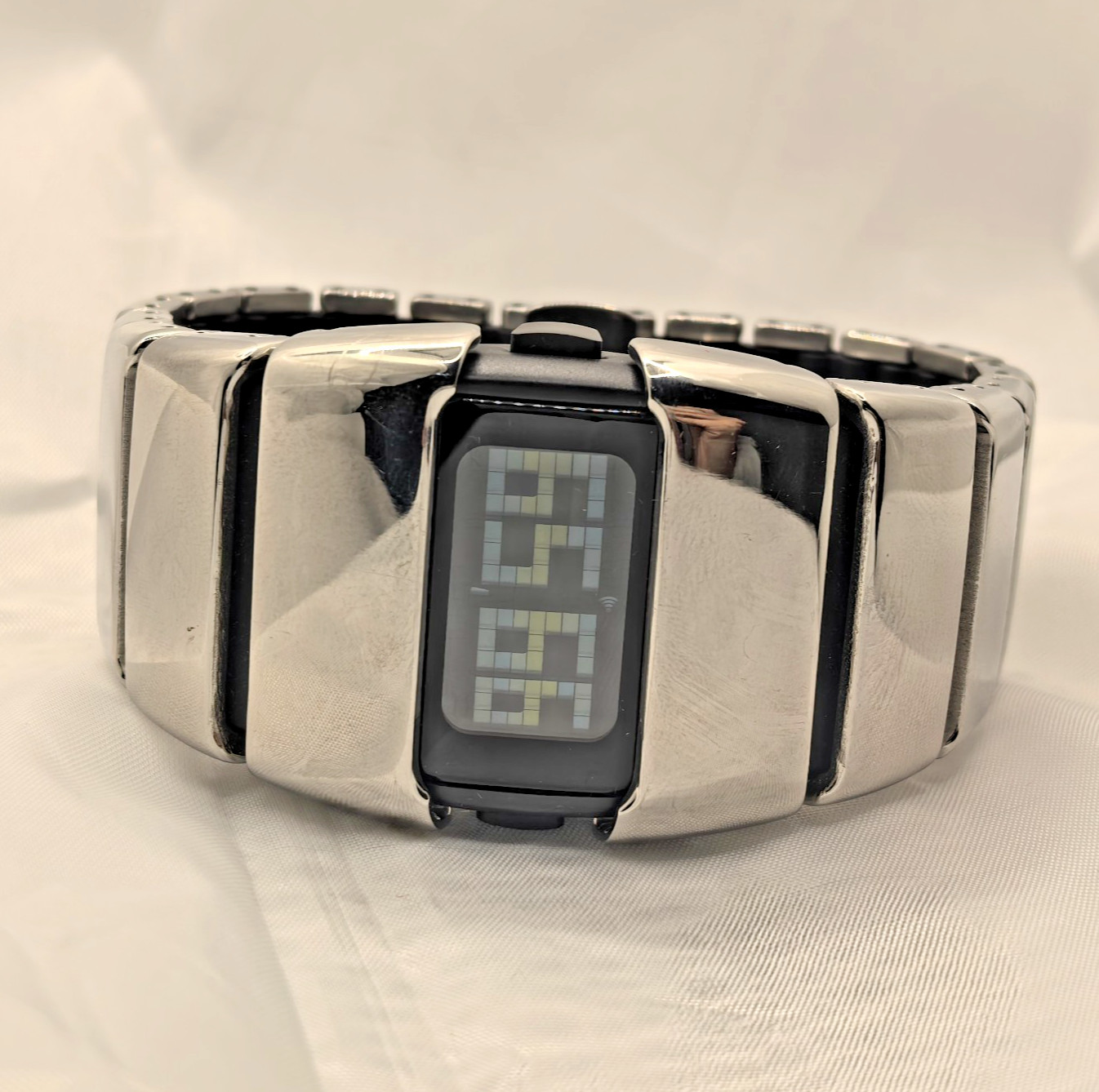Benlydesign “Retro Futuristic Y2K” X6000, Embrace The Future