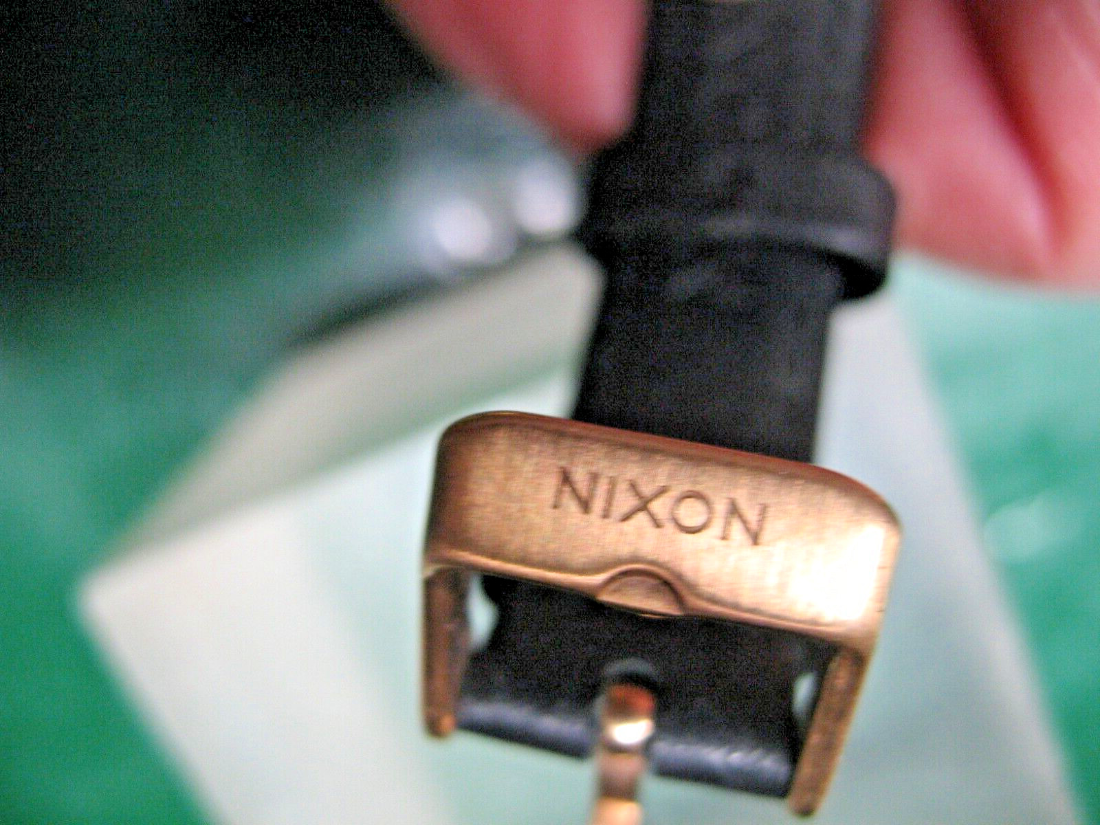 NIXON LADIE’S WRISTWATCH 15 B LEATHER BAND 100 M 10 ATM JAPAN MOVEMENT