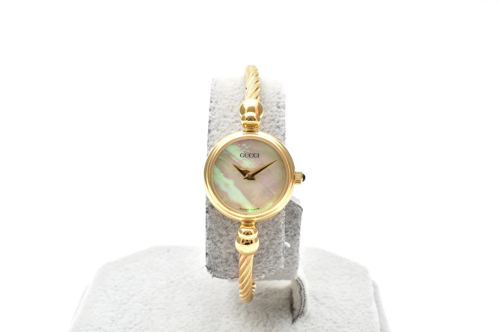 [Near MINT] Gucci 2700.2.L 20mm shell Dial Gold Bangle Quartz Women’s Watch②