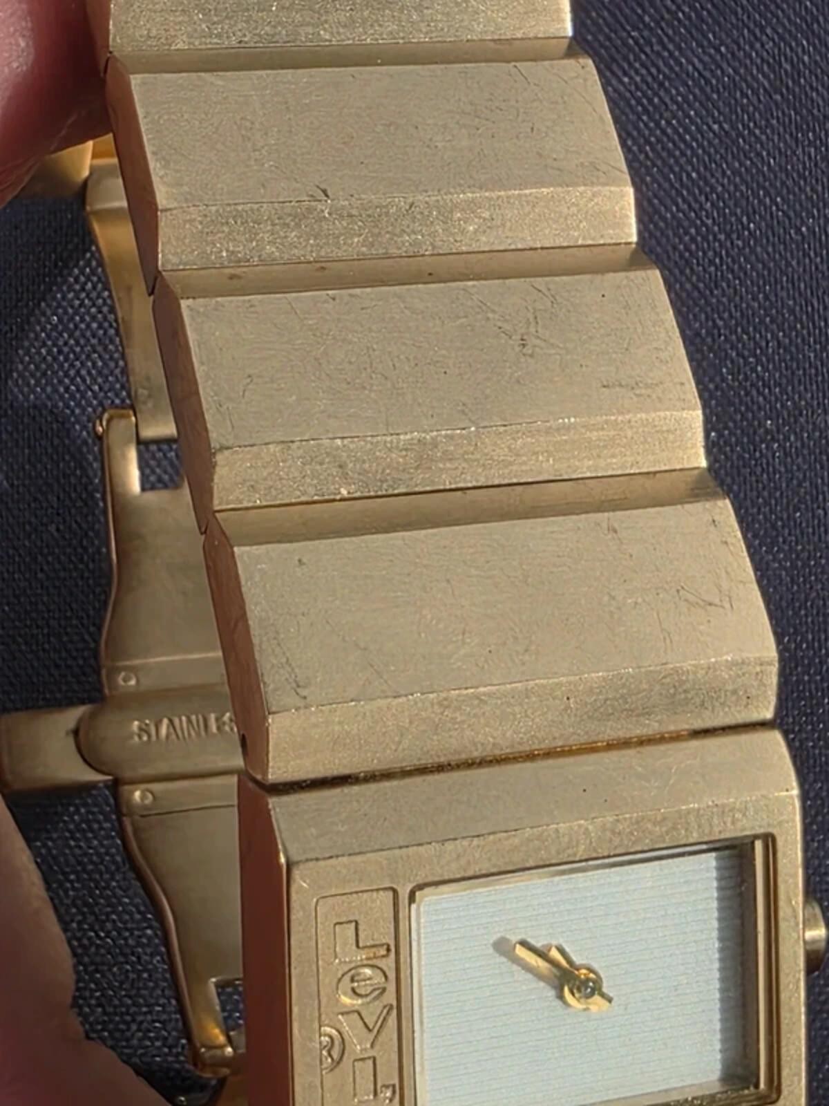 Retro y2k levis futuristic gold watch