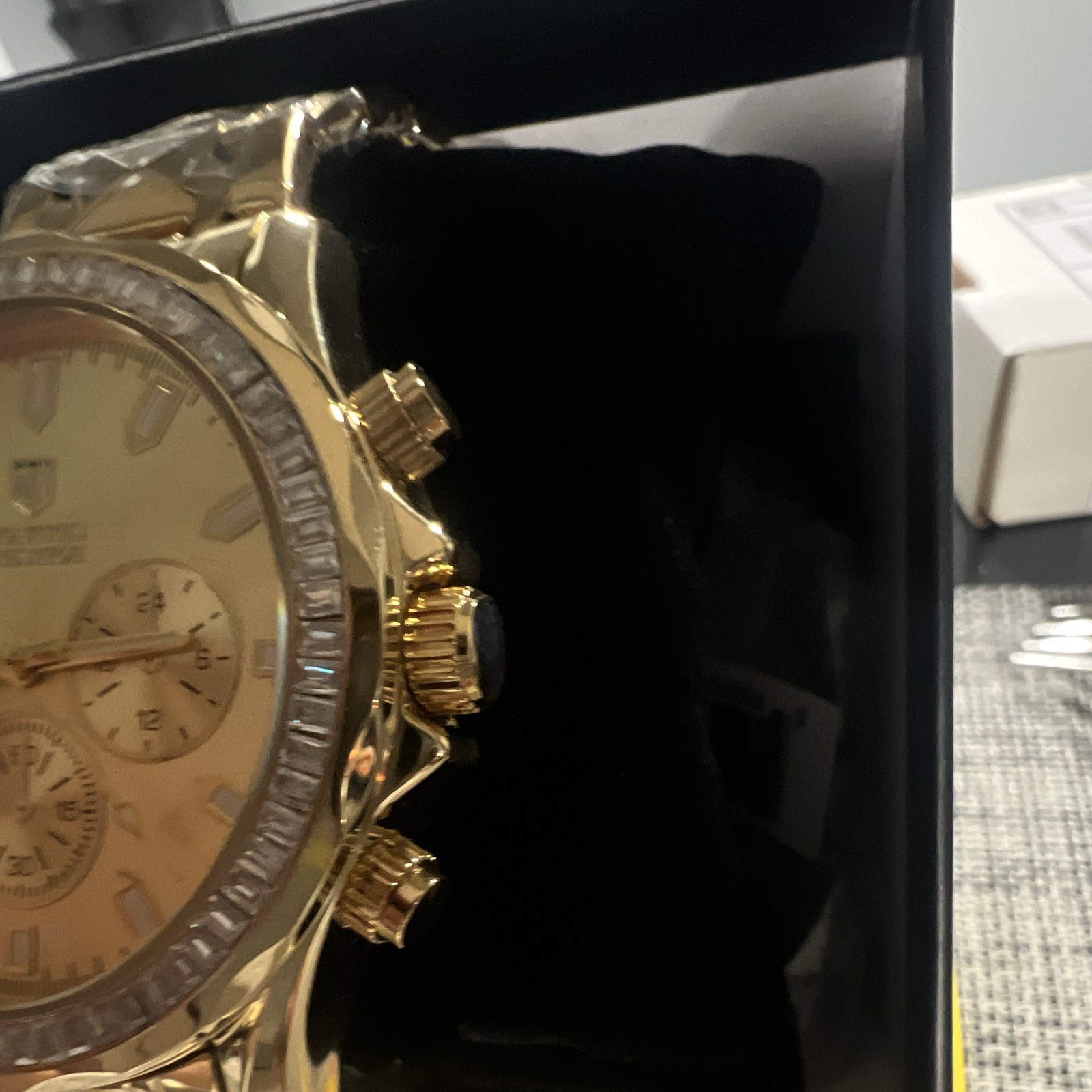 Montres Prestige Men’s Quartz Chronograph Gold-Tone Bracelet 44mm 30m Box