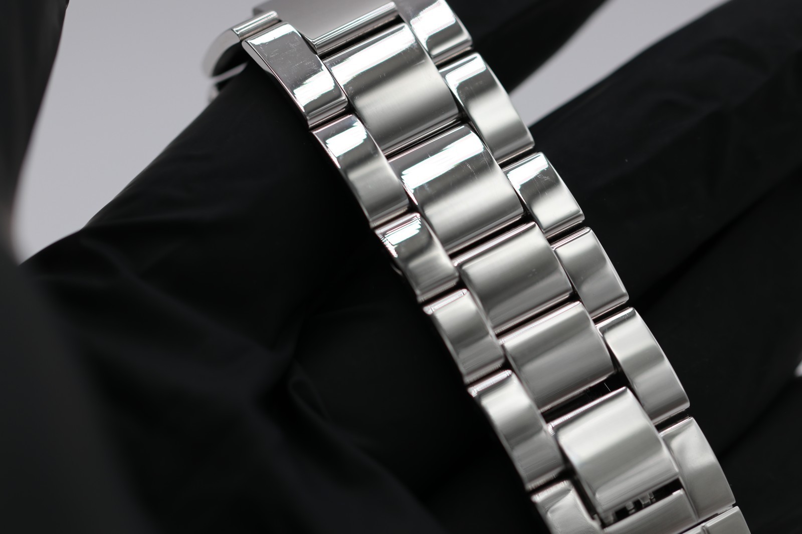 Tom Ford Watch, N.001 Quartz, Black Dial , Stainless Steel Band | MSRP $2,200