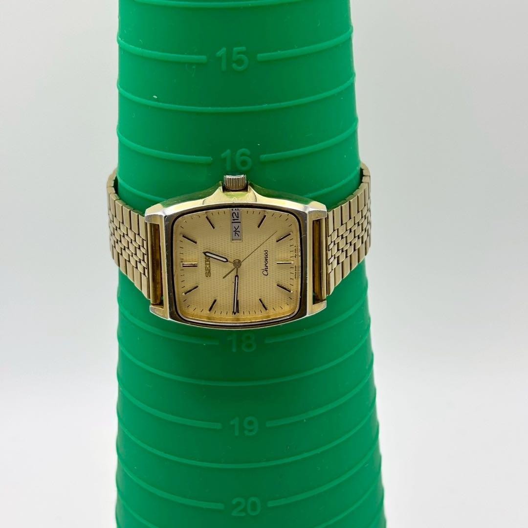 [Working] SEIKO chronos Day-Date Tonneau-shaped Men’s Watch Quartz
