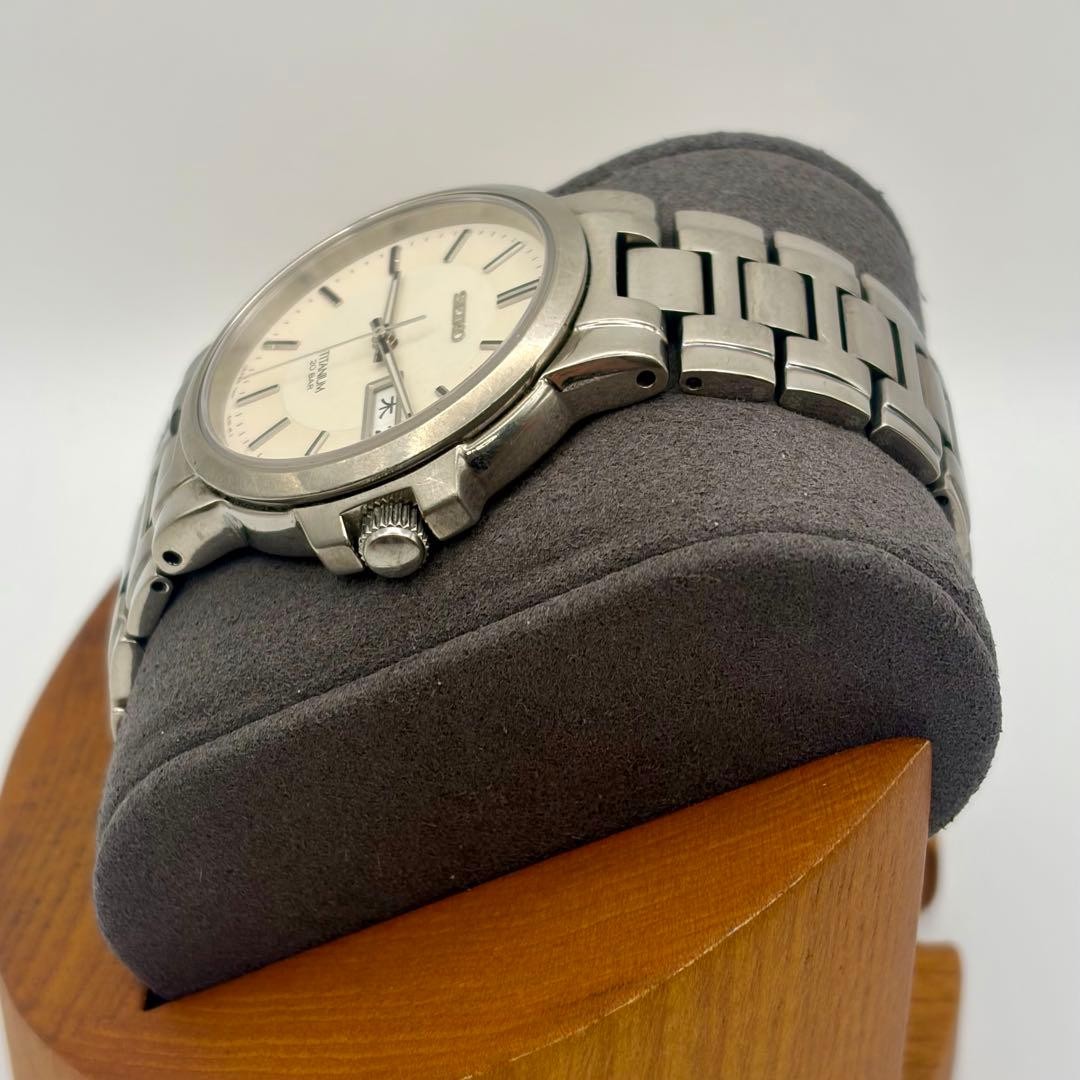 SEIKO Titanium 7N43 7B80 wristwatch quartz